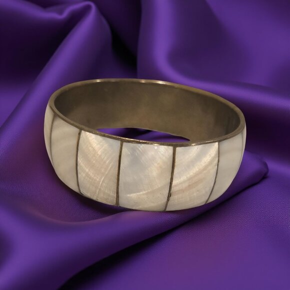 Vintage~ Mother of Pearl Large pieces cuff bracelet~ 9.5 inches around. - Picture 2 of 6